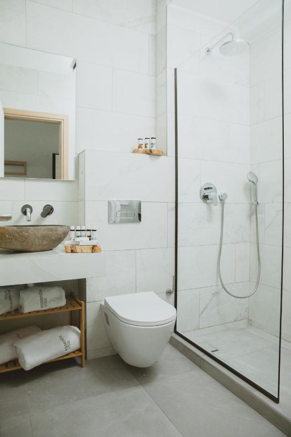 Essentia Vita Comfy Suites 리메나스 외부 사진