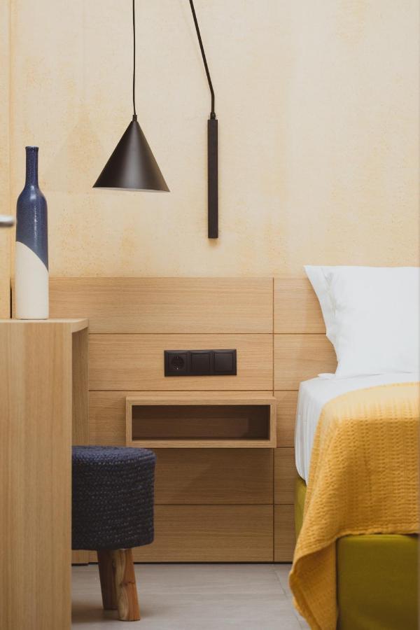 Essentia Vita Comfy Suites 리메나스 외부 사진