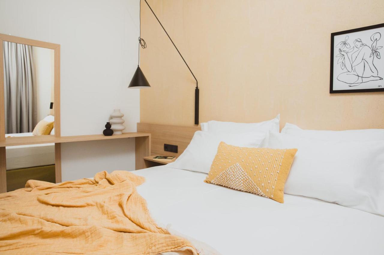 Essentia Vita Comfy Suites 리메나스 외부 사진