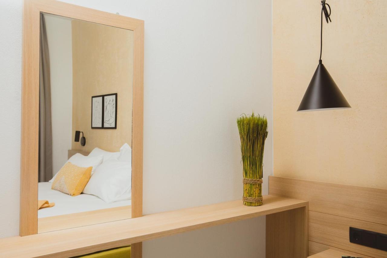 Essentia Vita Comfy Suites 리메나스 외부 사진
